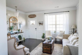 Charming 5 Bedroom spacious Home (sleeps 12-14)